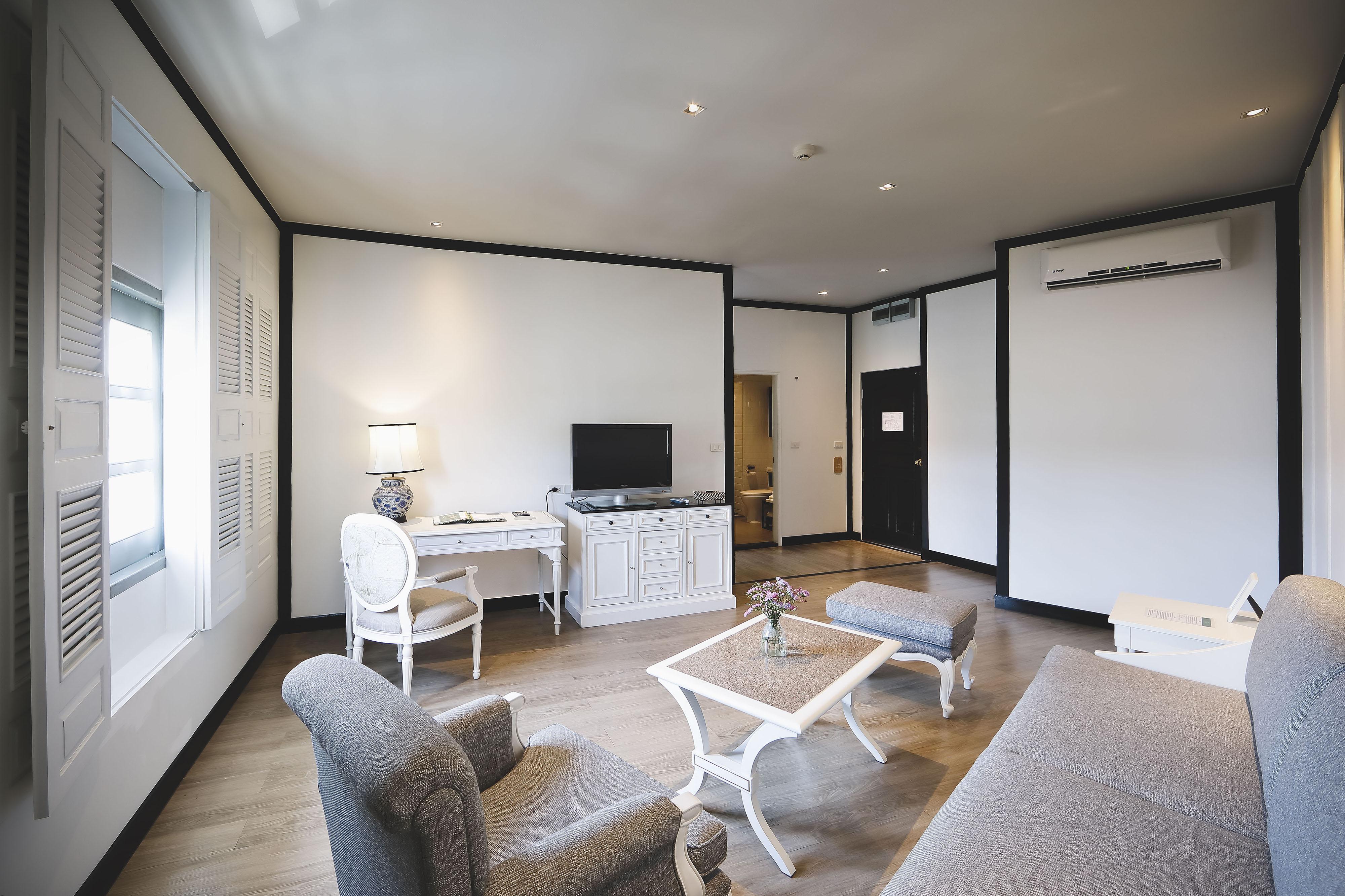 The Raweekanlaya Bangkok Extérieur photo A suite at the hotel