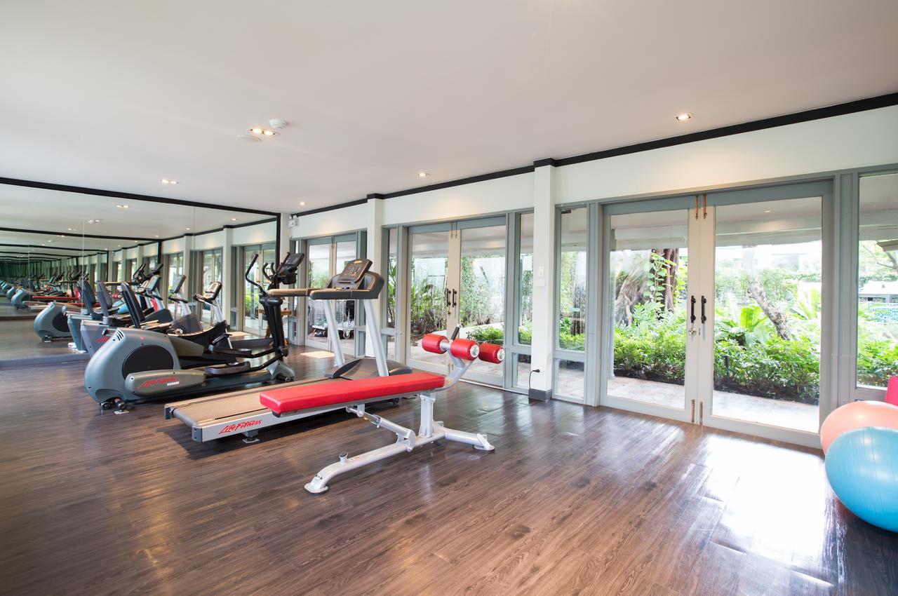 The Raweekanlaya Bangkok Extérieur photo The gym at the hotel